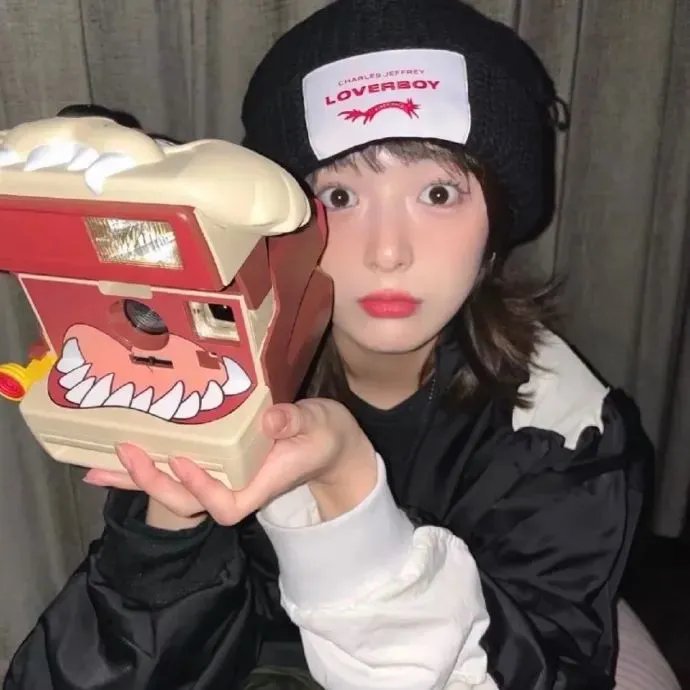 在别处2019