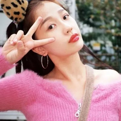 小鬼头上的女人
